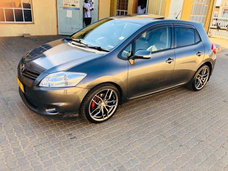 Toyota Auris 2011